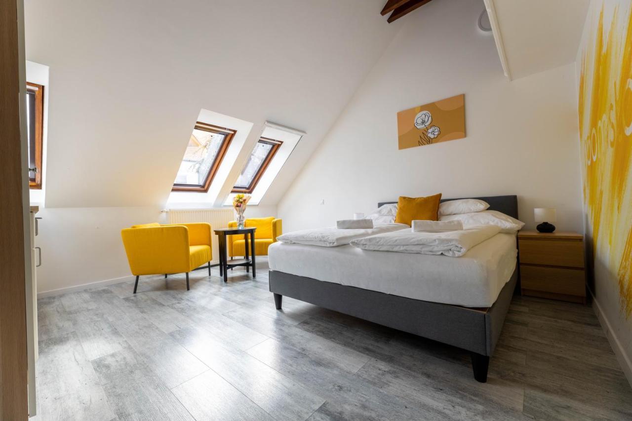 Roomstore Studio Apartments Еґер Екстер'єр фото