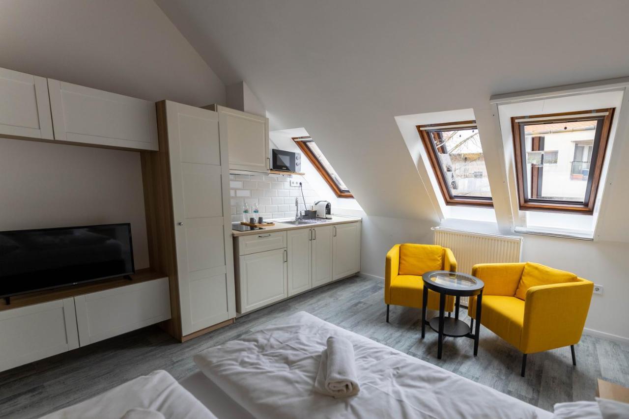 Roomstore Studio Apartments Еґер Екстер'єр фото