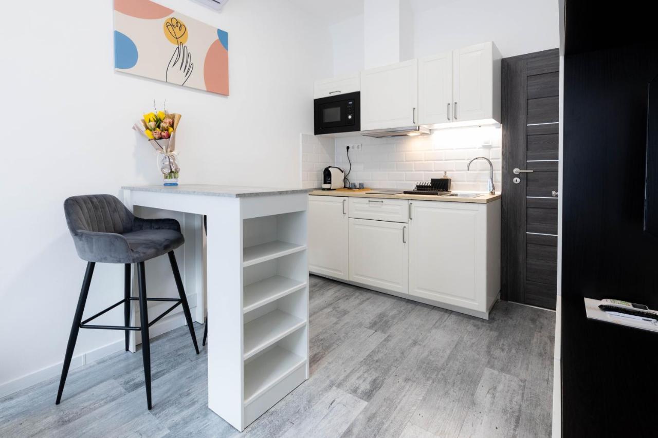 Roomstore Studio Apartments Еґер Екстер'єр фото